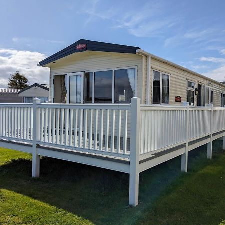 Beautiful Pet Friendly Southerness Caravan With Sea View & Decking Area Mainsriddle Exterior foto